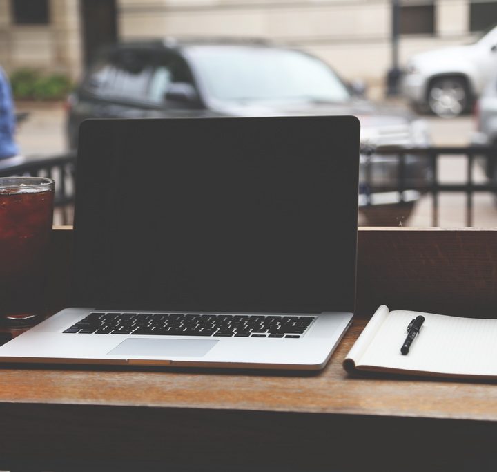 Finanse behawioralne dla przedsiębiorców – jak błędy poznawcze wpływają na decyzje?